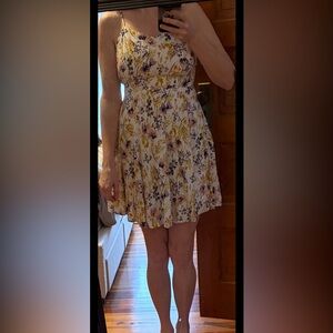 Medium floral mini summer dress women’s Vneck adjustable straps old navy
